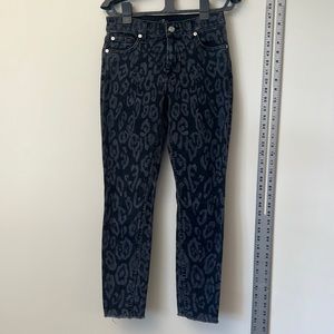 7 for all mankind dark leopard skinny 👖